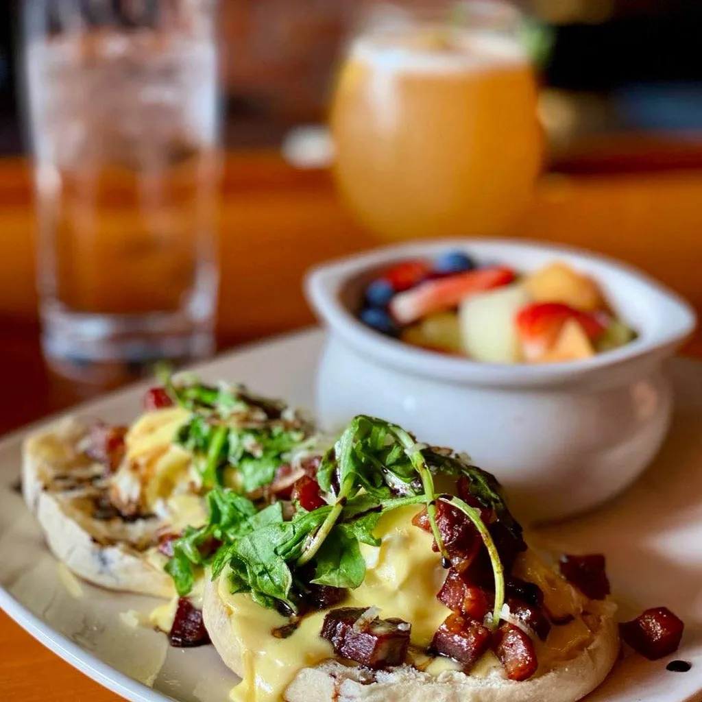 El Moro exterior view on Main Avenue